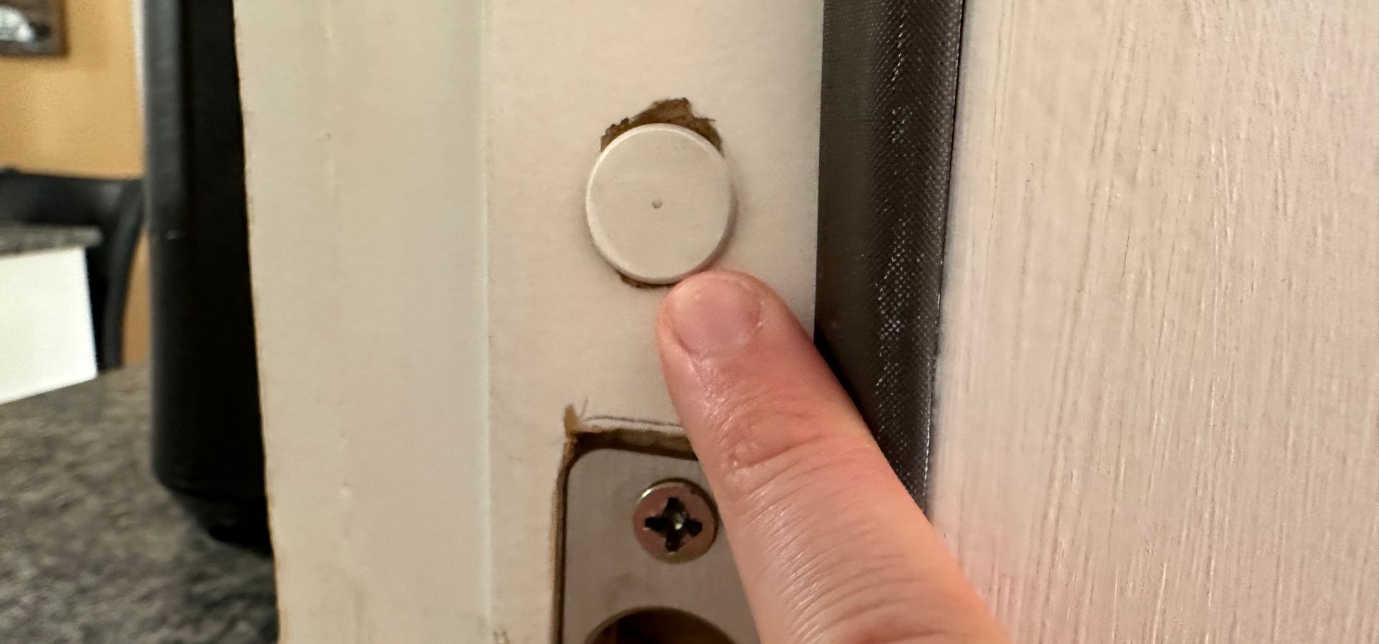 Best HomeKit Smart Lock: Level Lock+ (Home Key) vs. Yale Assure 2 (August)