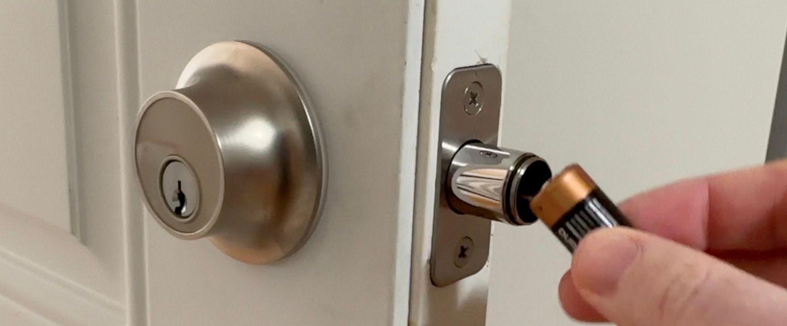 Best HomeKit Smart Lock: Level Lock+ (Home Key) vs. Yale Assure 2 (August)